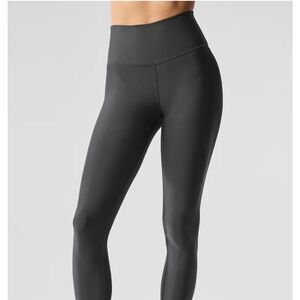 ALO YOGA medium airlift compression high waist legging.